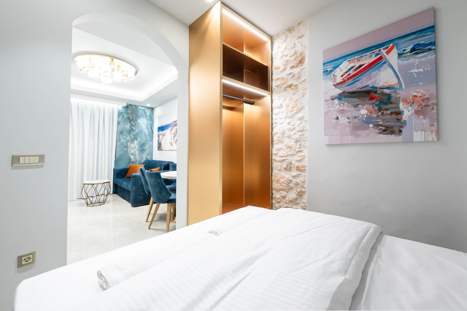 Horizon Gold – Luxury Suite
